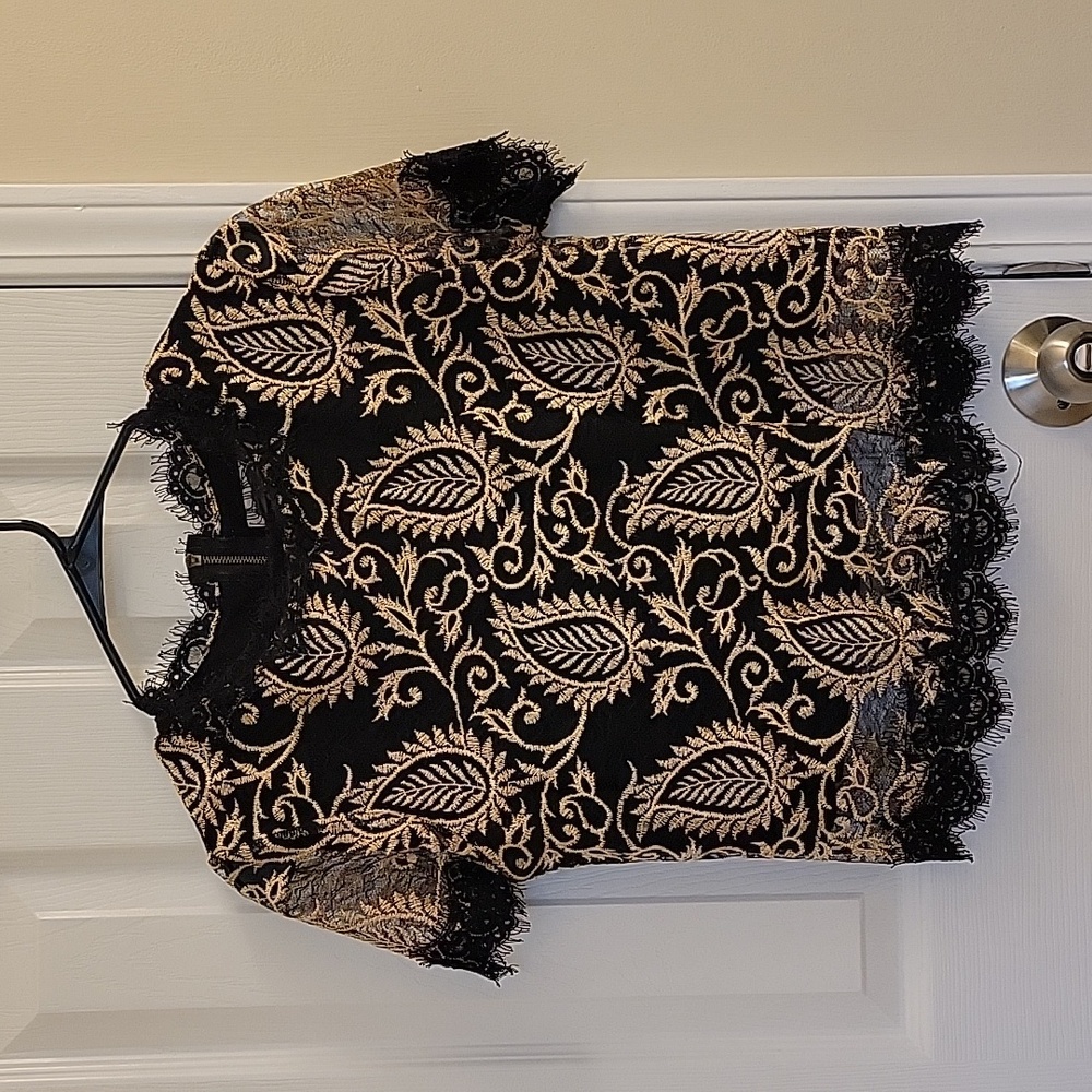 ANTHROPOLOGIE Black & Gold Short Sleeve Lace Top